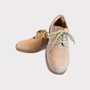 Florsheim Kearny Jr. suede Oxford shoe in sand color. Little boys size 2.